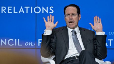 Главният изпълнителен директор на AT&T се оттегля от поста 