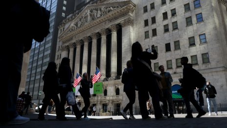 Nasdaq расте втори пореден ден, подкрепен от поскъпването на акциите на Amazon*