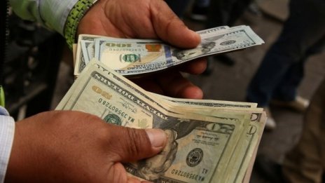 Продажбите на дребно в САЩ са нараснали с 3% през празничния сезон