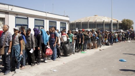 Меркел поема сериозен  риск с новия закон за имиграцията