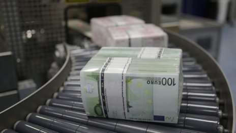 В края на юли преките инвестиции са се свили с 63% на годишна база