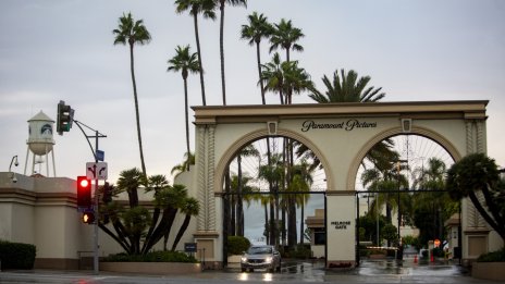 По-слабите от очакваното резултати на Paramount потопиха цената на акциите ѝ