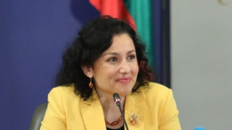 Кръгом и бегом обратно към плановата икономика