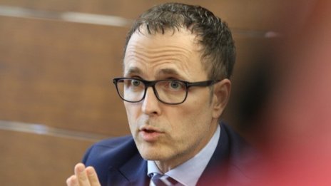 Стоян Мавродиев: Няколко банки се надпреварваха за сделката с лошите вземания