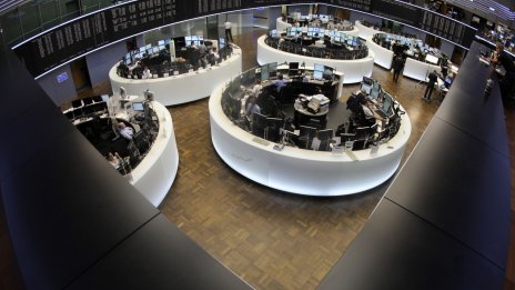 Борсите в Европа записаха спадове в очакване на решенията на централните банки