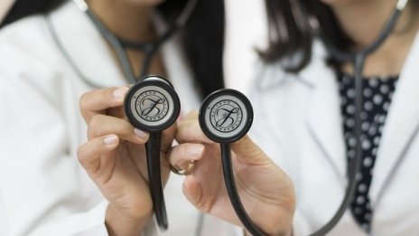 Още четири години отсрочка за личните лекари без специалност