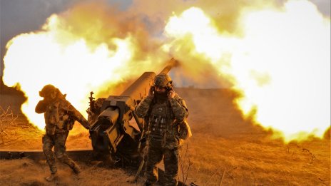 Русия увеличава тежката техника, дроновете и артилерията по фронта