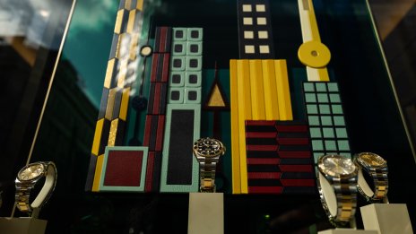 Износът на швейцарски часовници се върна към растеж
