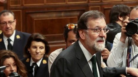 Испанският премиер Рахой бе свален от власт след вот на недоверие