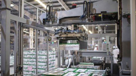 Примамването на американските компании обратно в САЩ от Китай ще бъде трудно