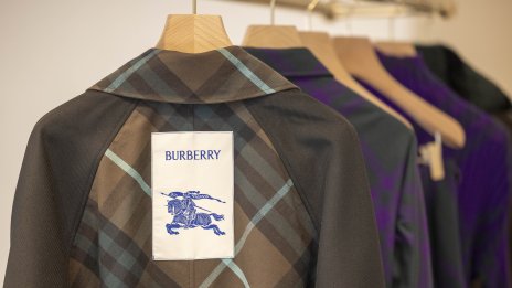 Burberry е напът да изпадне от FTSE 100 след 15 години членство