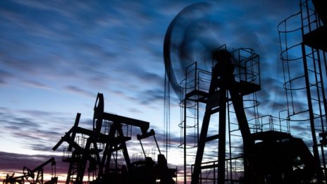 Цените на петрола реагират с повишения на решението на ОПЕК+ да увеличи добива*
