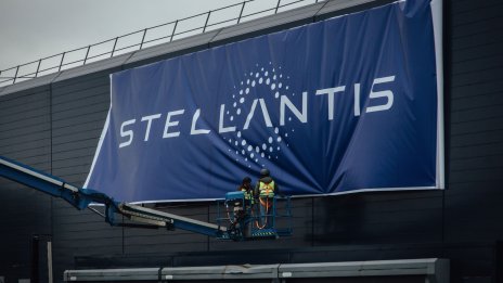 Stellantis влага 160 млн. евро в своя завод в Рен, където ще изгражда електрически SUV