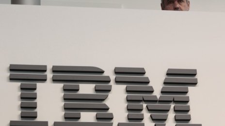 Бизнесът със софтуер изведе IBM на зелено