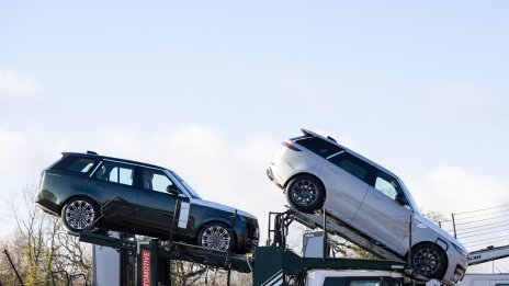 Поръчките за износ от Обединеното кралство спадат с най-бързия темп от пет месеца