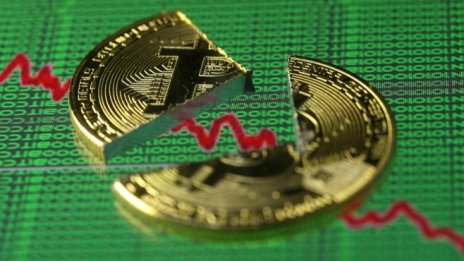 Биткойнът изпраща тежък месец