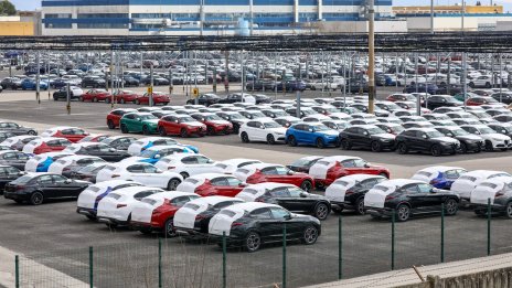 Приходите на Stellantis надминаха очакванията въпреки растящите запаси