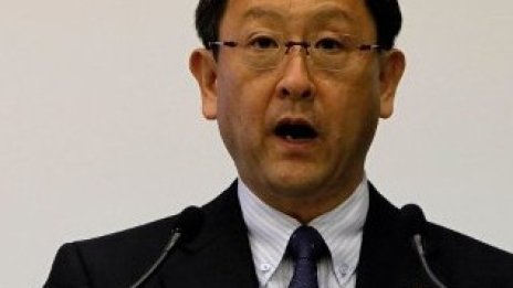 След срива в заводите Toyota отказва годишна прогноза