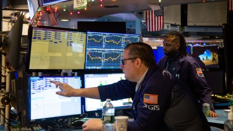 Tesla води скока в пазарната капитализация на компаниите от Wall Street през ноември