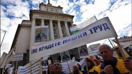 Бойко Борисов: Държавните и частните оръжейни фирми ще бъдат равнопоставени