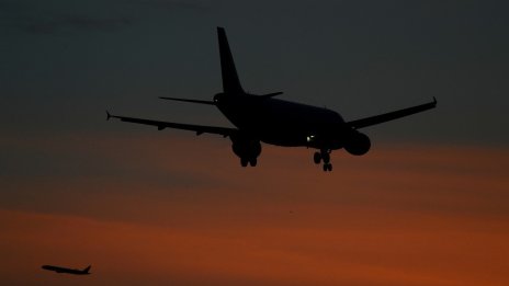 Транспортният министър: Частни имоти спират концесията на летището в Пловдив