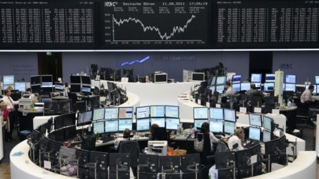 Опасенията за ястребов Фед оцветиха европейските борси в червено