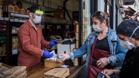 Турската лира е напът да запише най-лошия си месец от една година