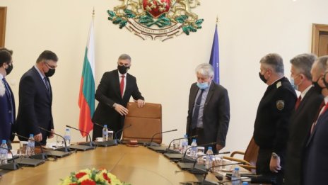 Стефан Янев за санкциите от САЩ: Изключително тревожно и унизително