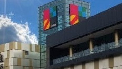 Собственик на молове у нас продава имоти на Острова, за да инвестира в Румъния