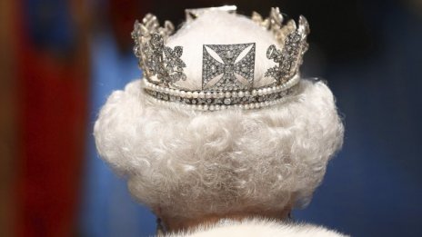 Sun забърка кралицата в дебата за Brexit