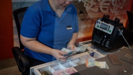 Турция е похарчила над 7 млрд. долара в подкрепа на лирата през декември