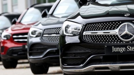 Mercedes предаде короната при продажбите на луксозни автомобили на BMW