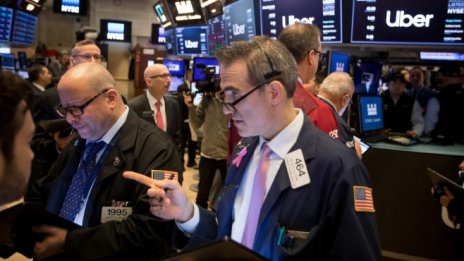 Dow напредна с 300 пункта до ново рекордно високо ниво