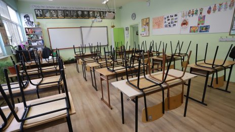 Правителството одобри забрана за използване на мобилни телефони в училищата