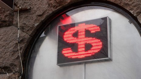 Доларът продължава да е проблем за другите икономики