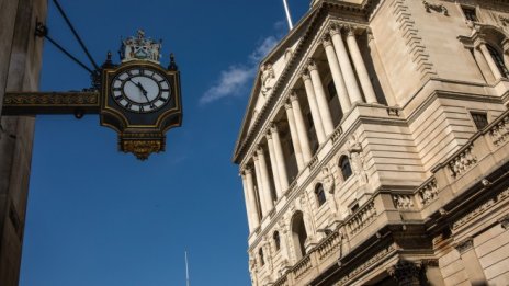 АЦБ увеличи програмата си за закупуване на облигации със 100 млрд. паунда