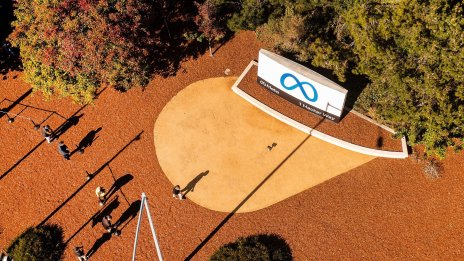 Apple и Meta отпаднаха от списък за най-добри места за работа