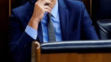 Подкрепата за испанските социалисти и крайната десница расте преди изборите