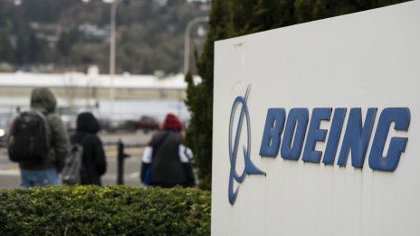Boeing обмисля раздробяване и продажба на активи, за да оцелее
