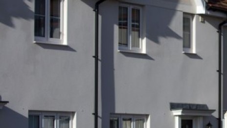 Цените на жилищата във Великобритания неочаквано намаляват през март