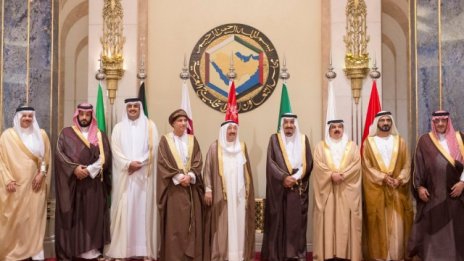 МВФ: Страните от Персийския залив трябва да свият бюджетните си дефицити