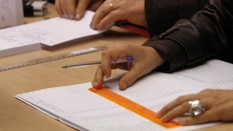 15 хил. български граждани в чужбина вече гласуваха