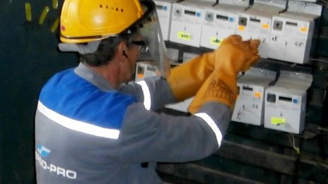 Силни ветрове оставиха без ток близо 150 населени места в Североизточна България