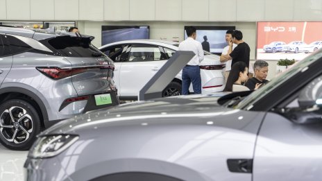 Акциите на BYD поевтиняха след първи месечен спад на продажбите за годината