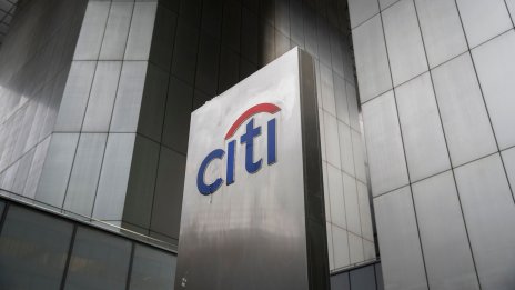 По-високите резерви за загуби по кредити стопиха печалбата на Citigroup с 25%