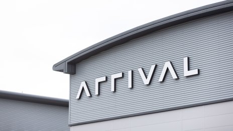 Голямата електромобилна надежда на Великобритания търси спасение в САЩ