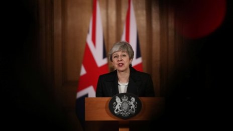 Тереза Мей е по-изолирана от всякога заради Brexit