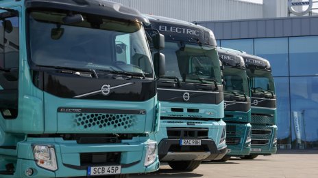 Volvo свива производството на камиони заради охлаждащото се търсене