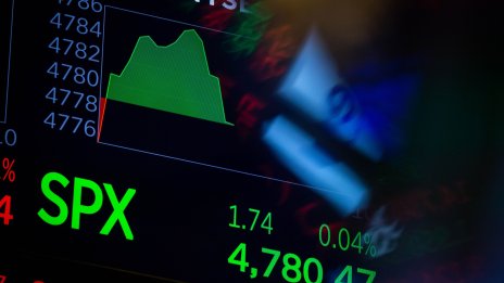 S&P и Dow се повишават, докато инвеститорите на Wall Street чакат решението на Фед за лихвите*