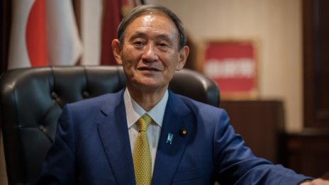 Йошихиде Суга замени Шиндзо Абе като министър-председател на Япония